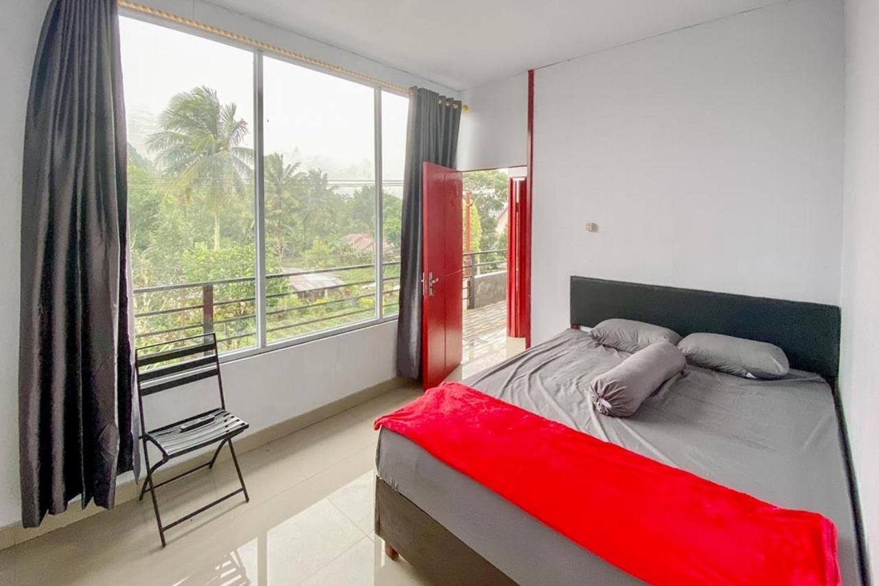 Sky Residence Tomohon Mitra Reddoorz Εξωτερικό φωτογραφία